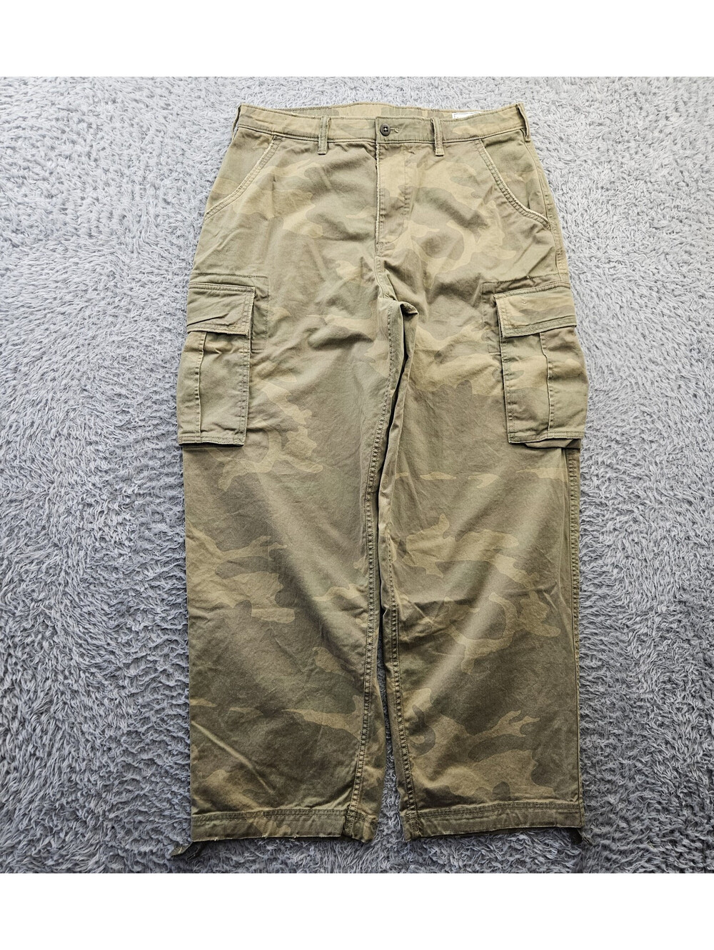 GAP Camouflage Wide Leg Cargo Pants 34x32 Skater Y2K Style High Waist Relaxed